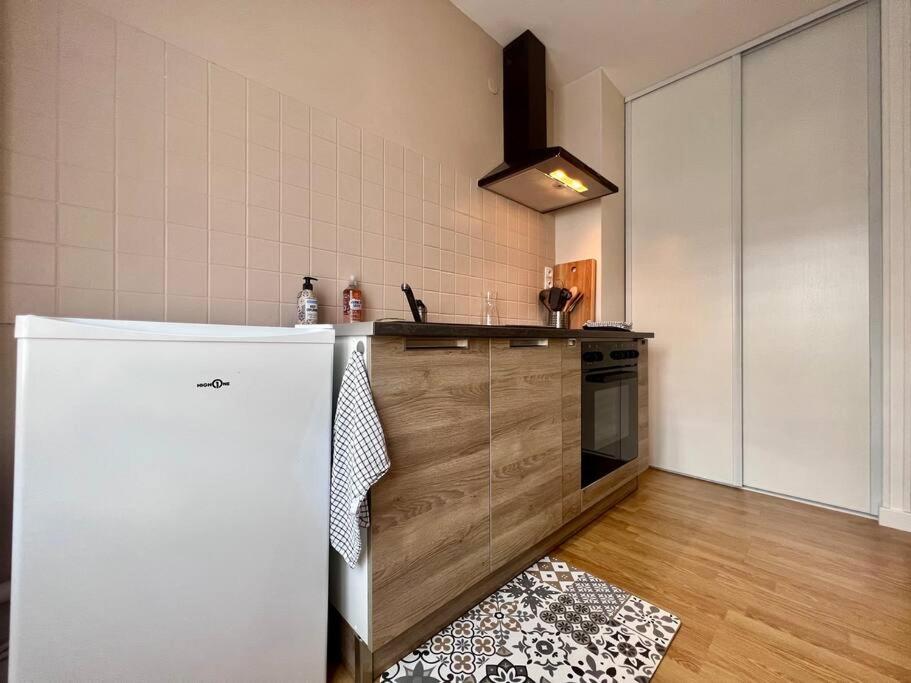 Casa Cloutiers #4 - Joli & Cosy T2 Avec Clim Parking - Hyper Centre Brive Apartment Bagian luar foto