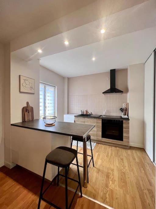 Casa Cloutiers #4 - Joli & Cosy T2 Avec Clim Parking - Hyper Centre Brive Apartment Bagian luar foto